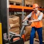 ¿Qué es un montacargas manual?