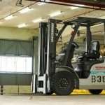 ¿Qué considerar antes de comprar un montacargas?